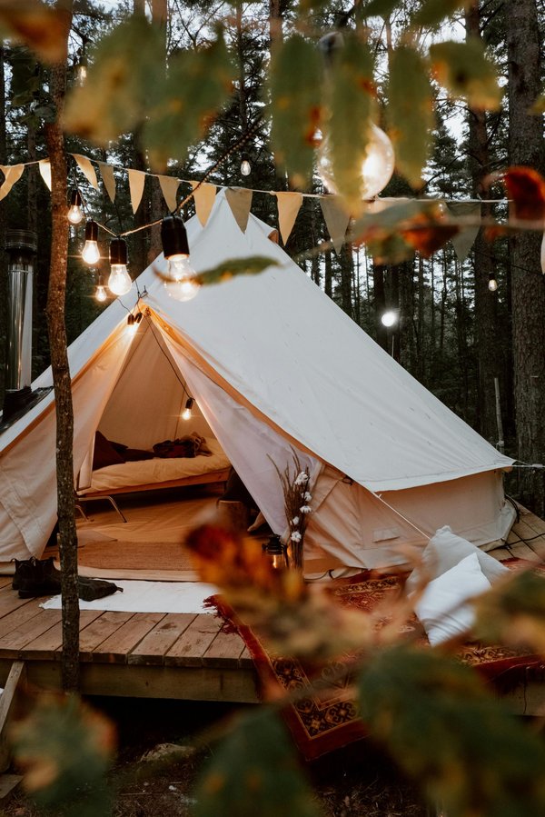Glamping en france : liberté et confort au cœur de la nature
